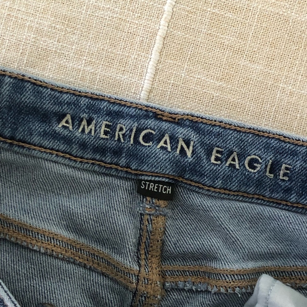 12 Long American Eagle Outfitters High-Rise Distressed Blue Mom Jeans - Picture 6 of 12